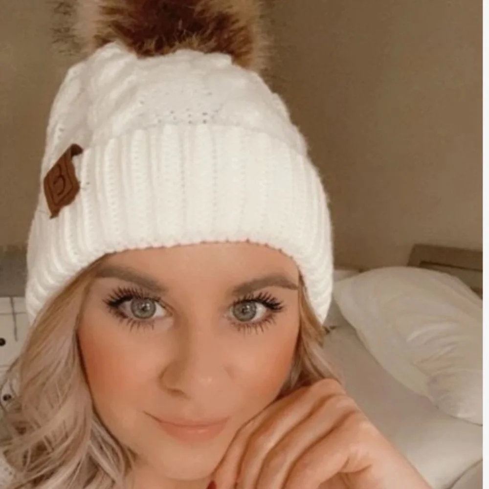 Army Green Cable Knit Beanie Hat Faux Fur Pom Pom - Picture 10 of 11